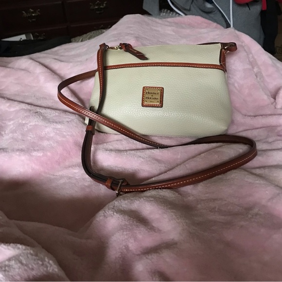 Dooney &. Bourke leather crossbody/shoulder. Bone & brown leather trim EUC - Picture 1 of 10
